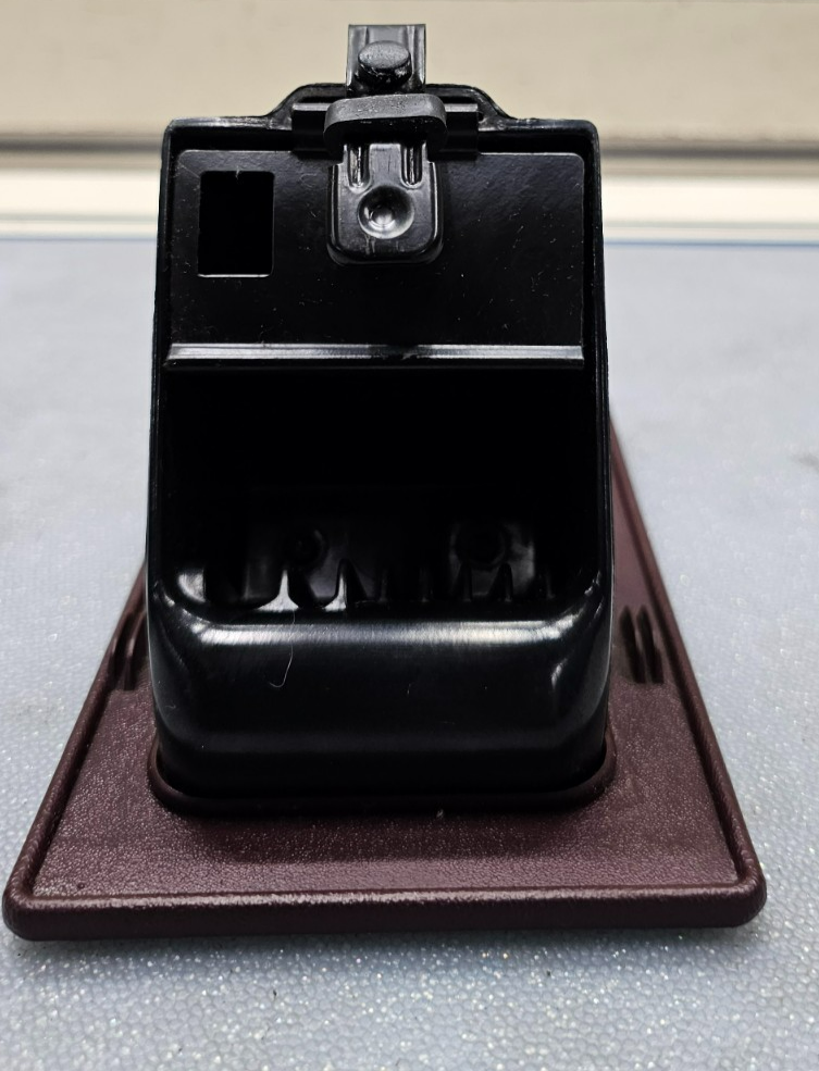 🔥95-99 CHEVY GMC SILVERADO YUKON TAHOE C/K Lighter Port Ashtray Assembly RED