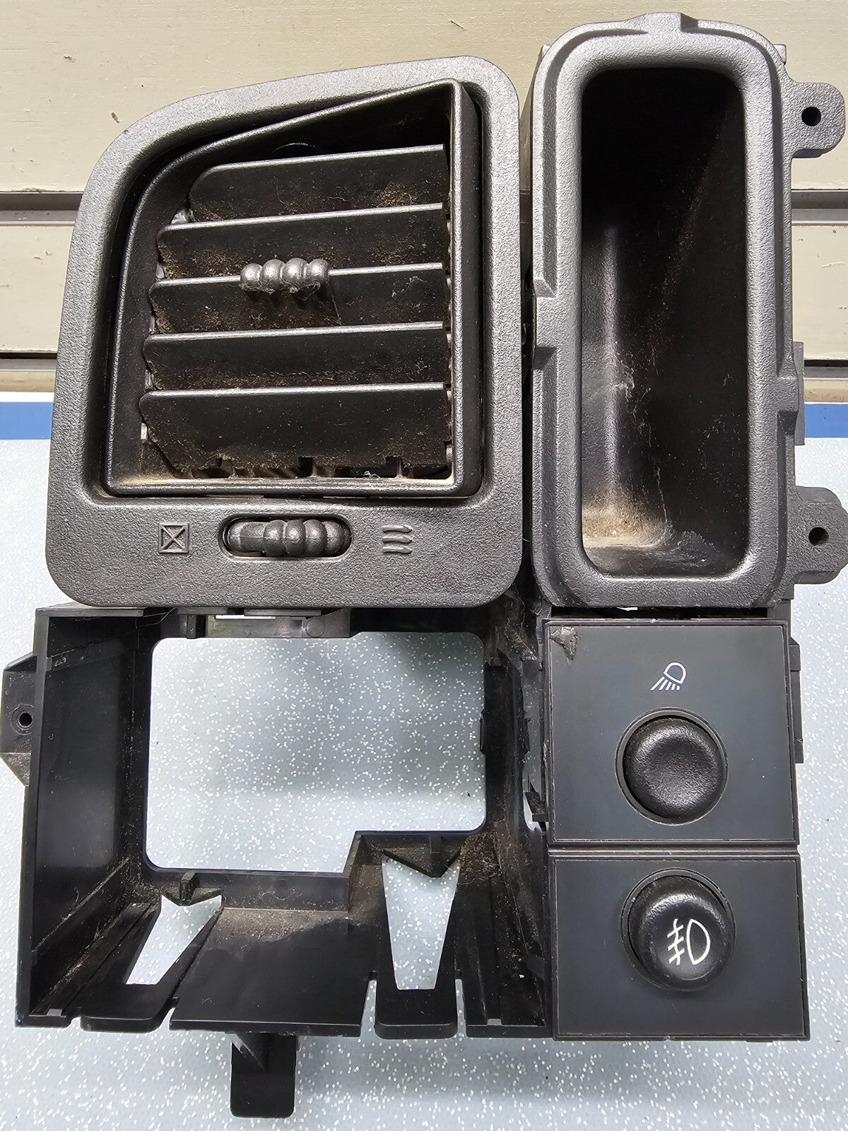 🔥99-06 Chevy Silverado Sierra Headlight Switch left Driver Air Vent black HS19