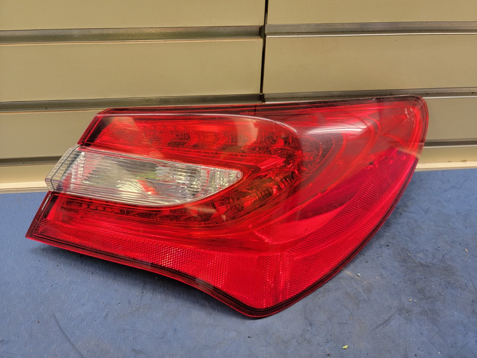 🔥2011 - 2014 Chrysler 200 Tail Light taillight tail lamp passenger side right