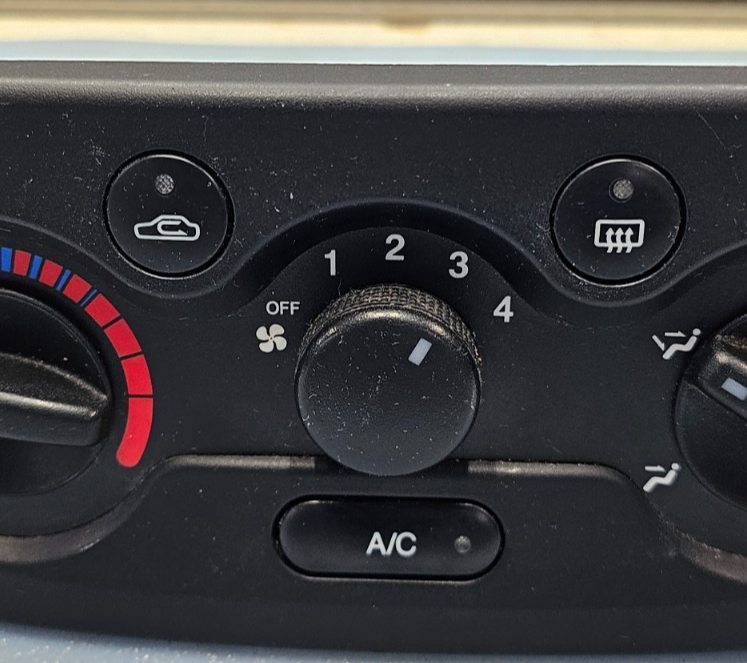 04-08 Chevy AVEO Wave Dash AC Heater Temperature Climate Control Air Conditioner
