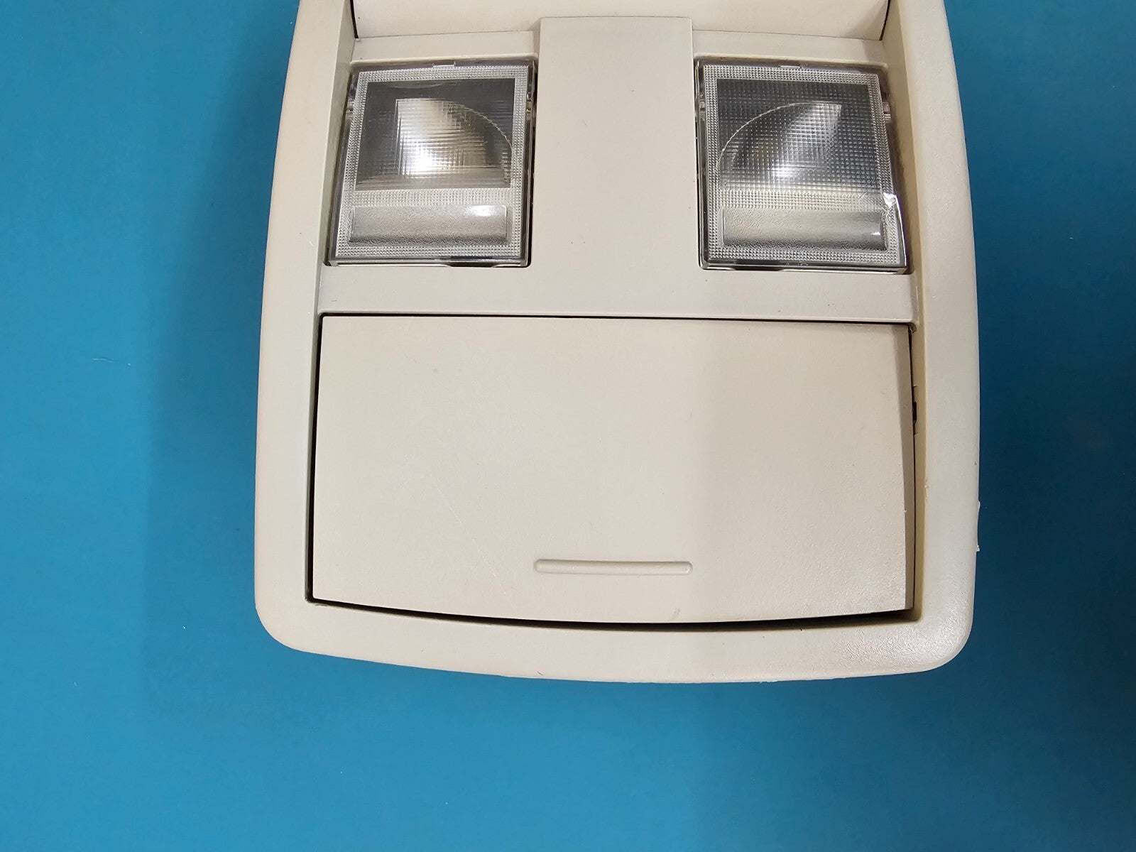 05-10 Jeep Grand Cherokee Overhead Console Dome Map Light Compartment Light GRAY