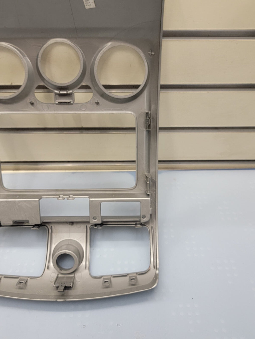 07-09 Chevrolet Equinox Center Dash Radio Climate Bezel Surround Trim Silver