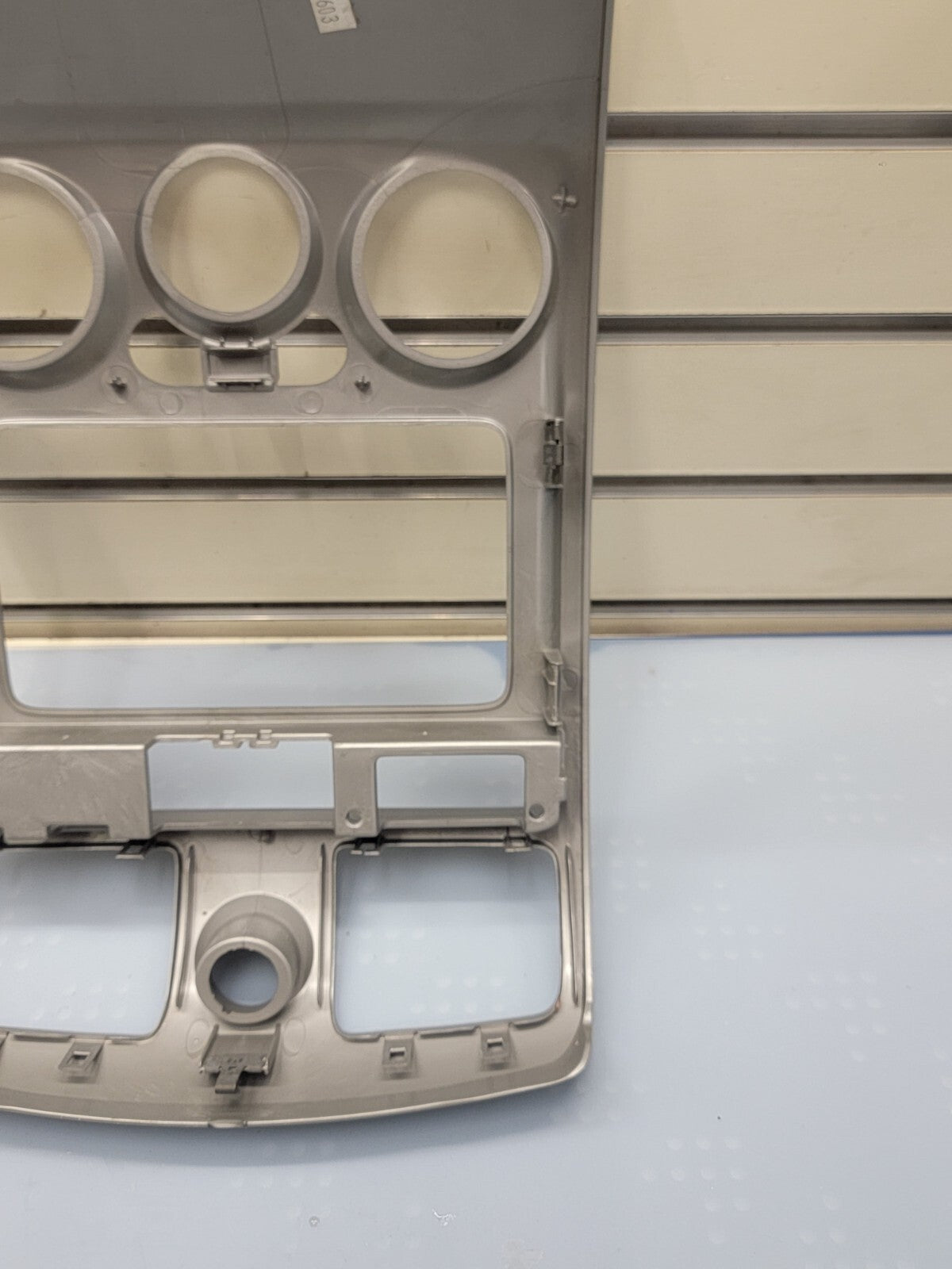 07-09 Chevrolet Equinox Center Dash Radio Climate Bezel Surround Trim Silver