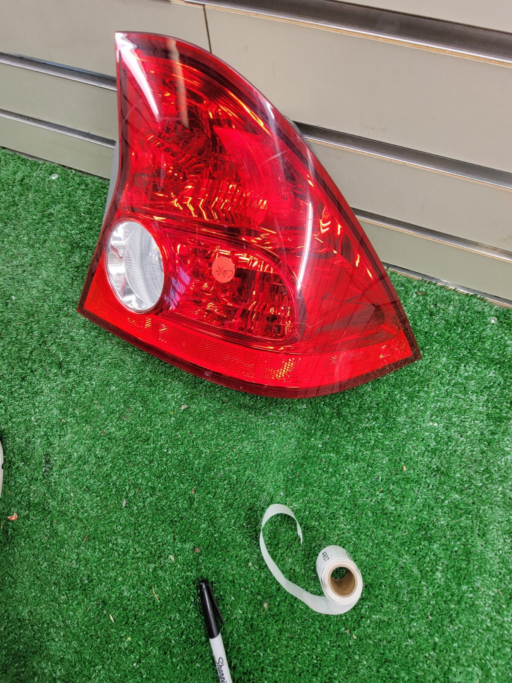 🔥2004-2005 HONDA CIVIC Tail Light Assembly Right passenger side