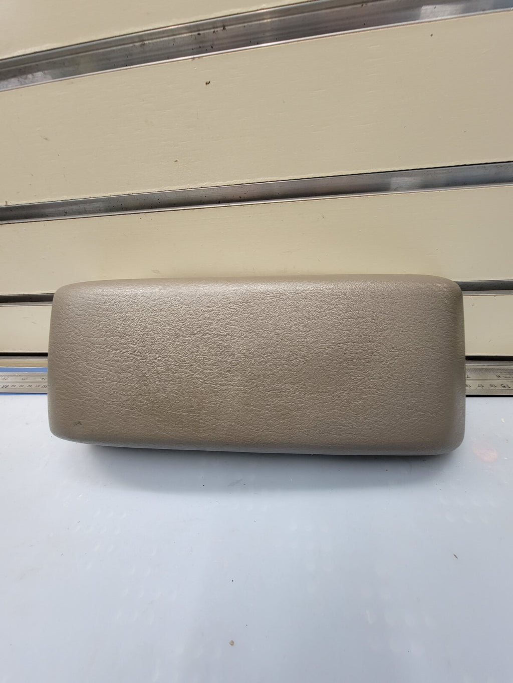 🔥01-05 SEBRING STRATUS Center Console Lid Armrest Storage Top Assembly DK TAN