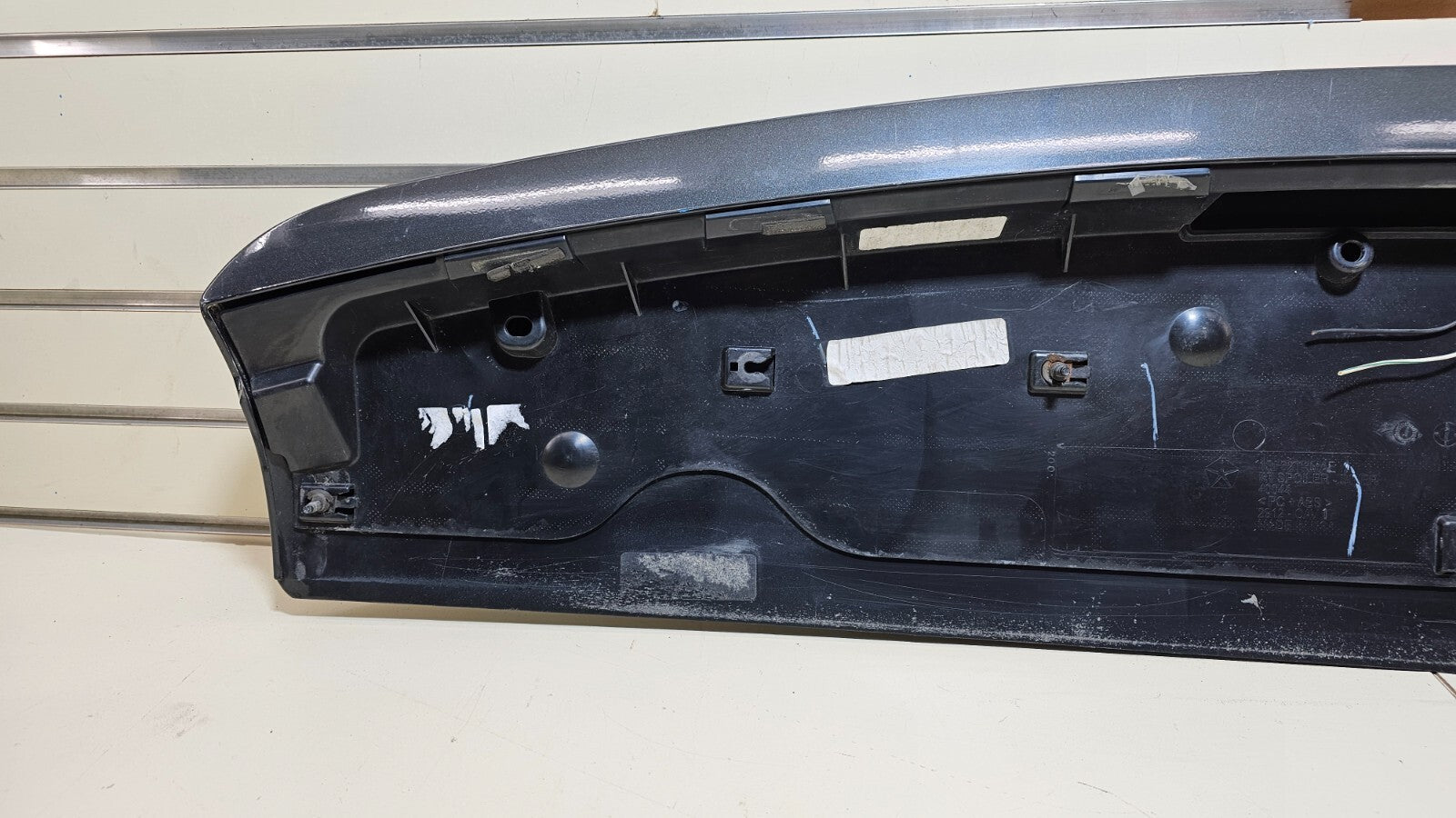 🔥11-20 Grand Caravan Rear Upper Hatch Spoiler Wing Mount Break Light Black OEM