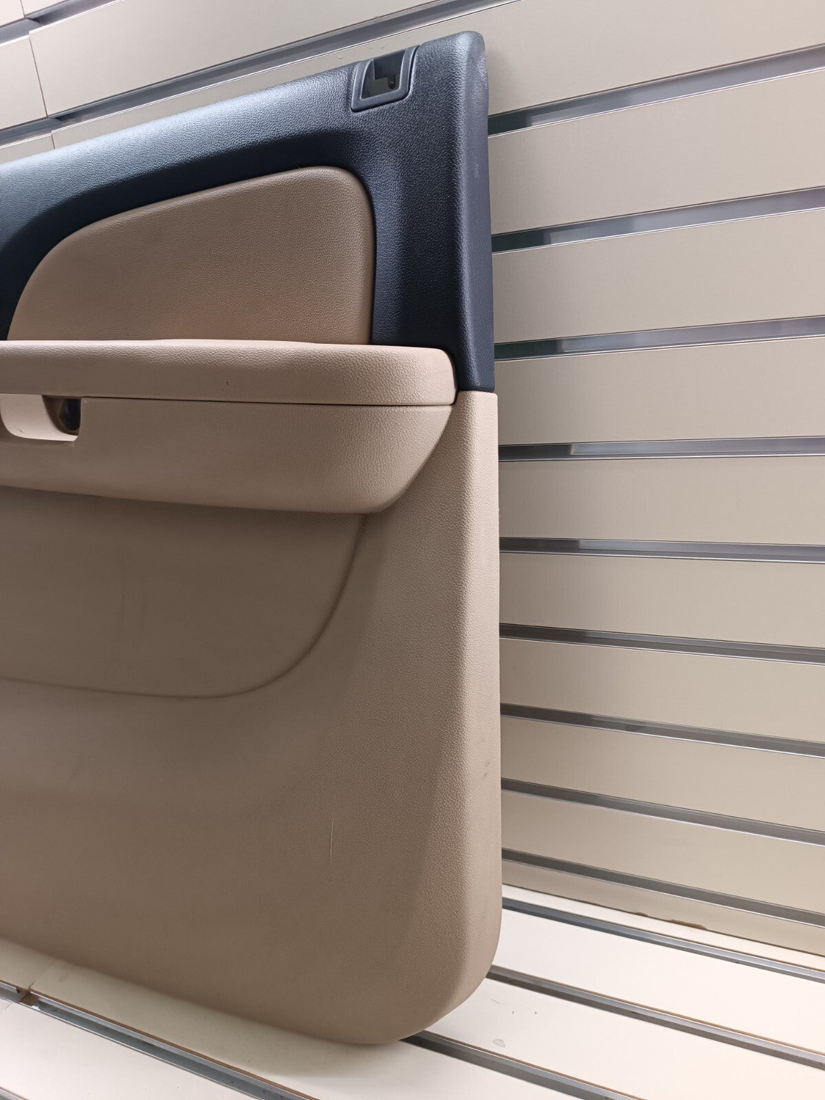 🔥07-13 CHEVY SILVERADO 1500  INTERIOR DOOR TRIM PANEL  BACK right TAN auto