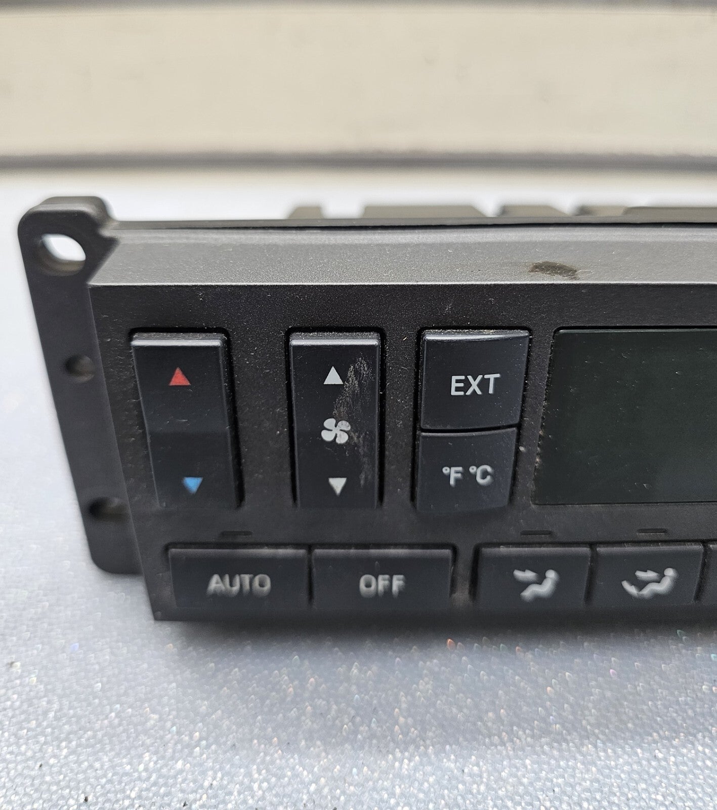 2003-2006 LINCOLN TOWN CAR Dash Climate Control Panel Temperature A/C Heater OEM