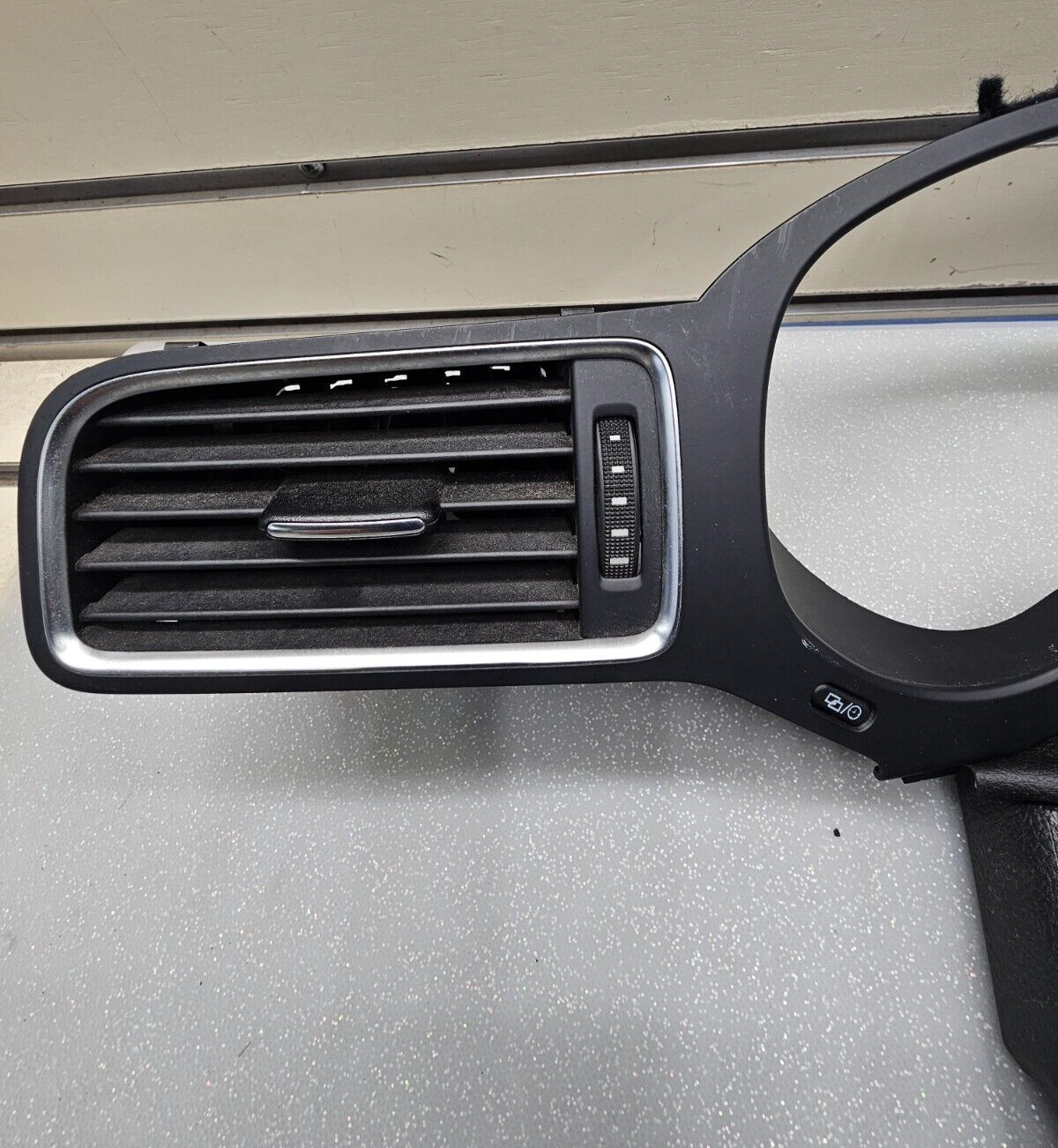 🔥11-14 Volkswagen Jetta Speedometer Instrument Cluster Dash Bezel Air Vent Trim