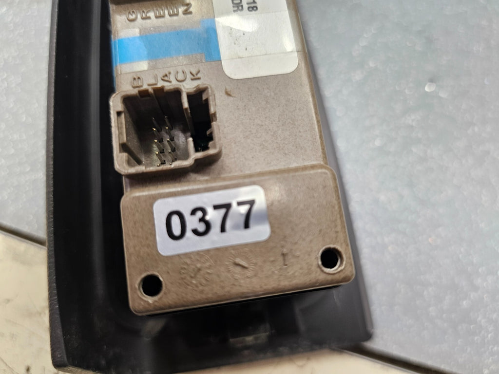 03-06 Silverado Sierra Power Left Driver Master Window Switch Assembly Black WS4