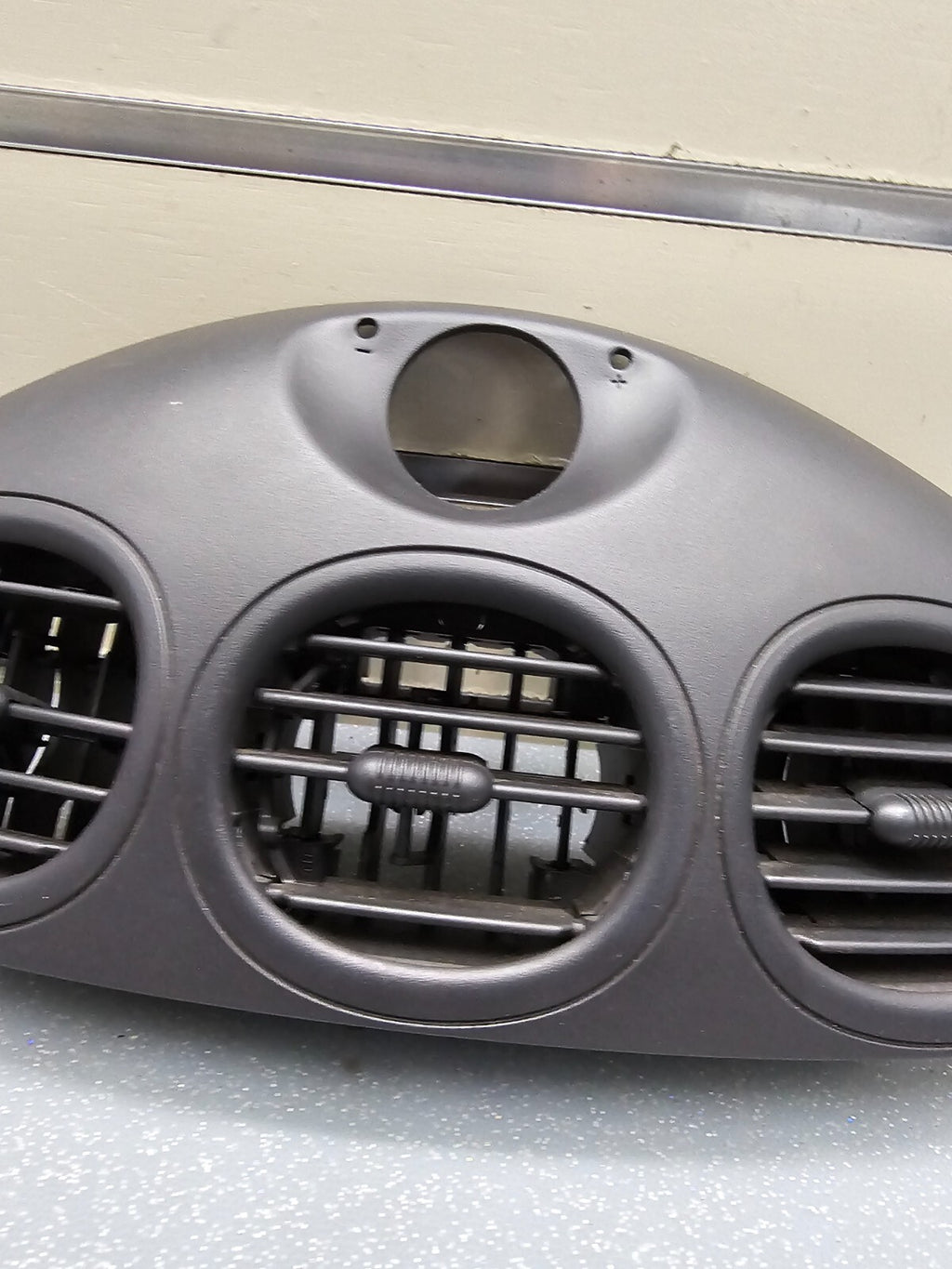 🔥98-04 Chrysler 300M Front Center Dash A/C Air Conditioning Heater Vent OEM