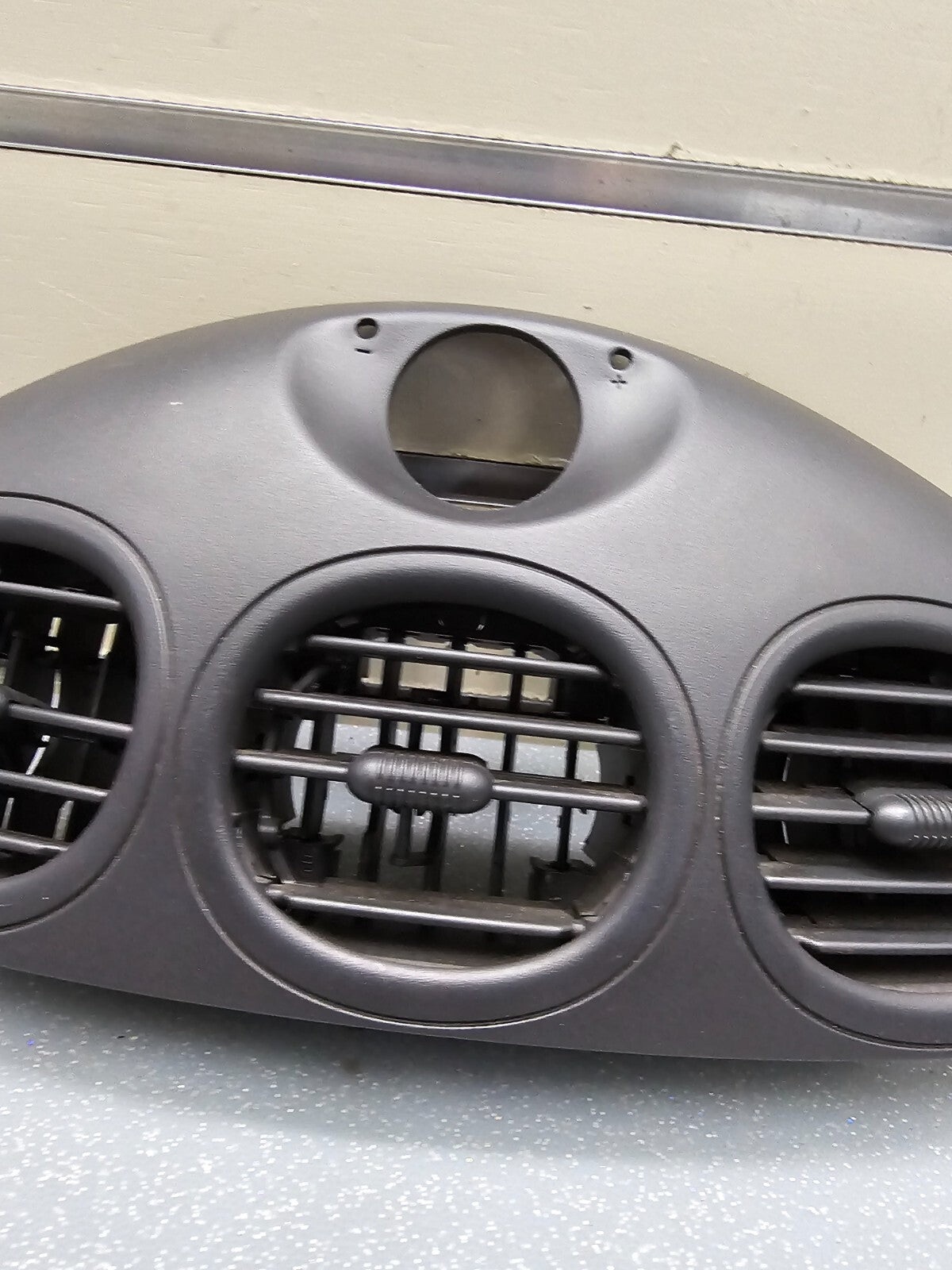 🔥98-04 Chrysler 300M Front Center Dash A/C Air Conditioning Heater Vent OEM