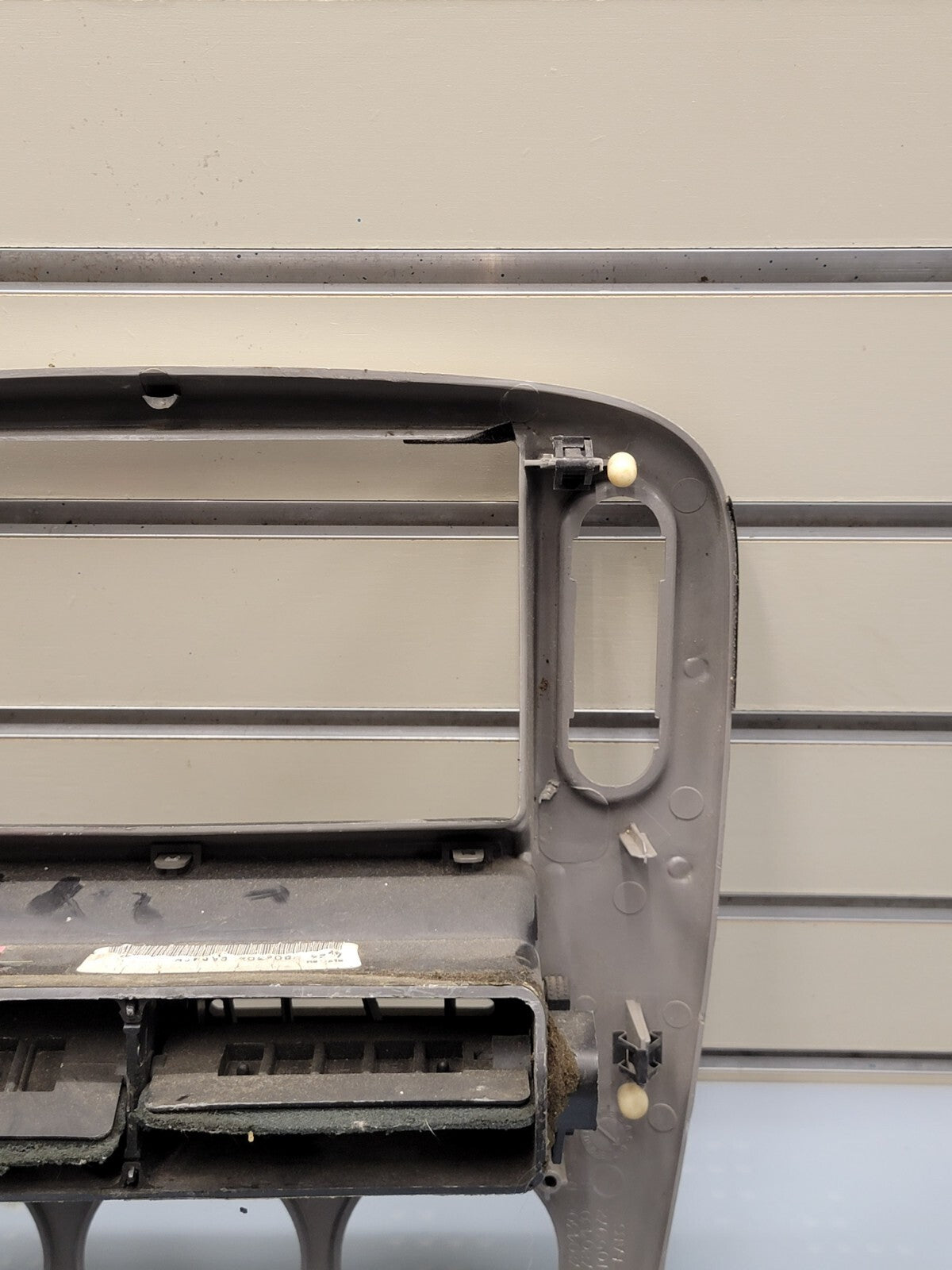 02-05 FORD EXPLORER RADIO AUDIO CLIMATE TEMPERATURE CONTROL BEZEL TRIM silver