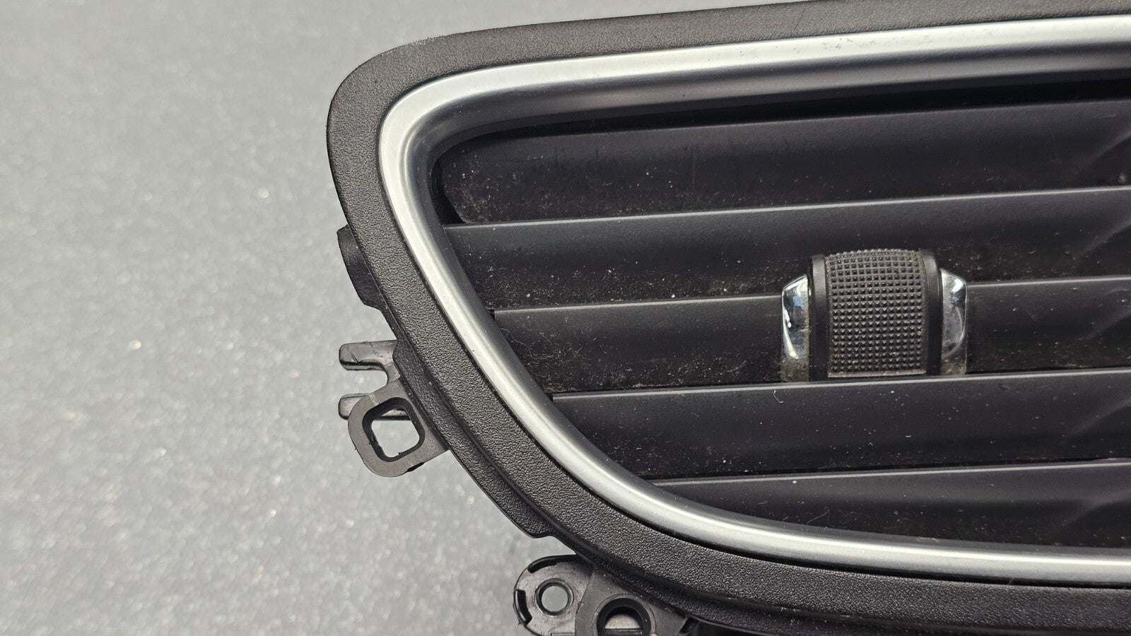 🔥15-17 CHRYSLER 200 DASH LEFT DRIVER AIR A/C AIR VENT HEATER PANEL BLACK/SILVER