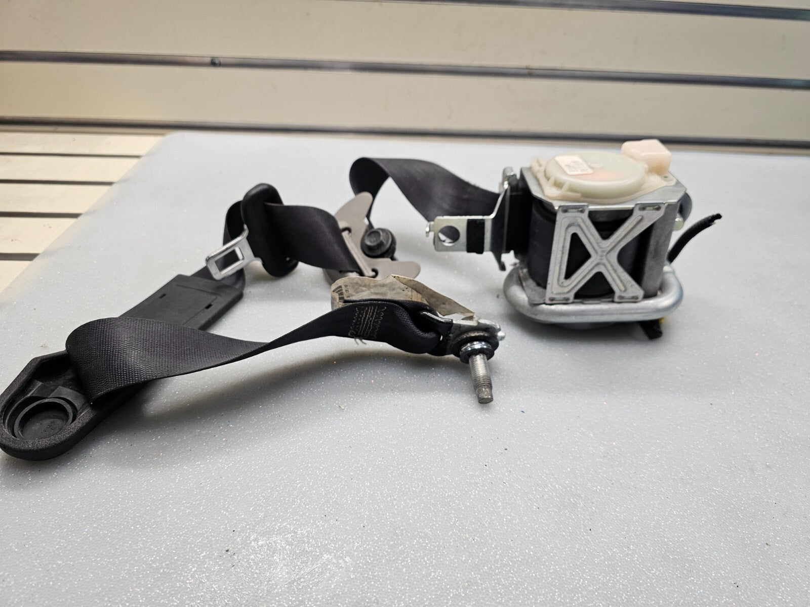 🔥2008-2012 Honda Accord Coupe Front Left Driver Seat Belt Retractor Assembly