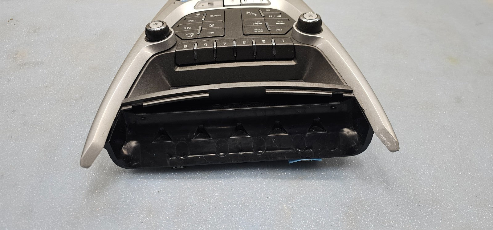 10-11 Equinox Terrain AM FM Radio Stereo Climate Control Trim Panel Bezel SILVER