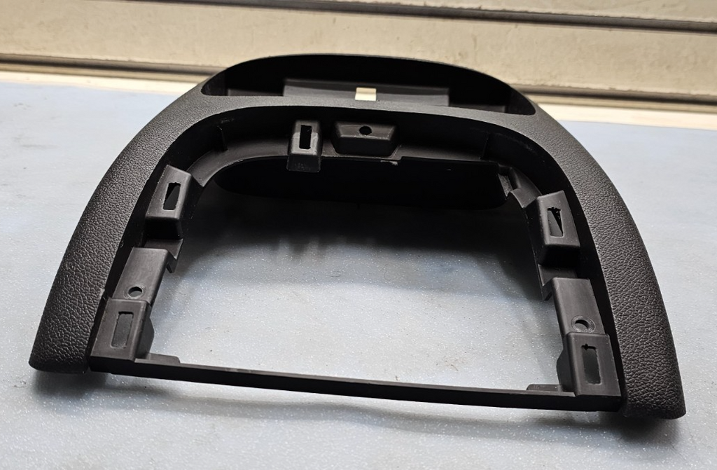 🔥07-13 Yukon Tahoe Suburban Rear Center Console Bezel Trim Panel Black