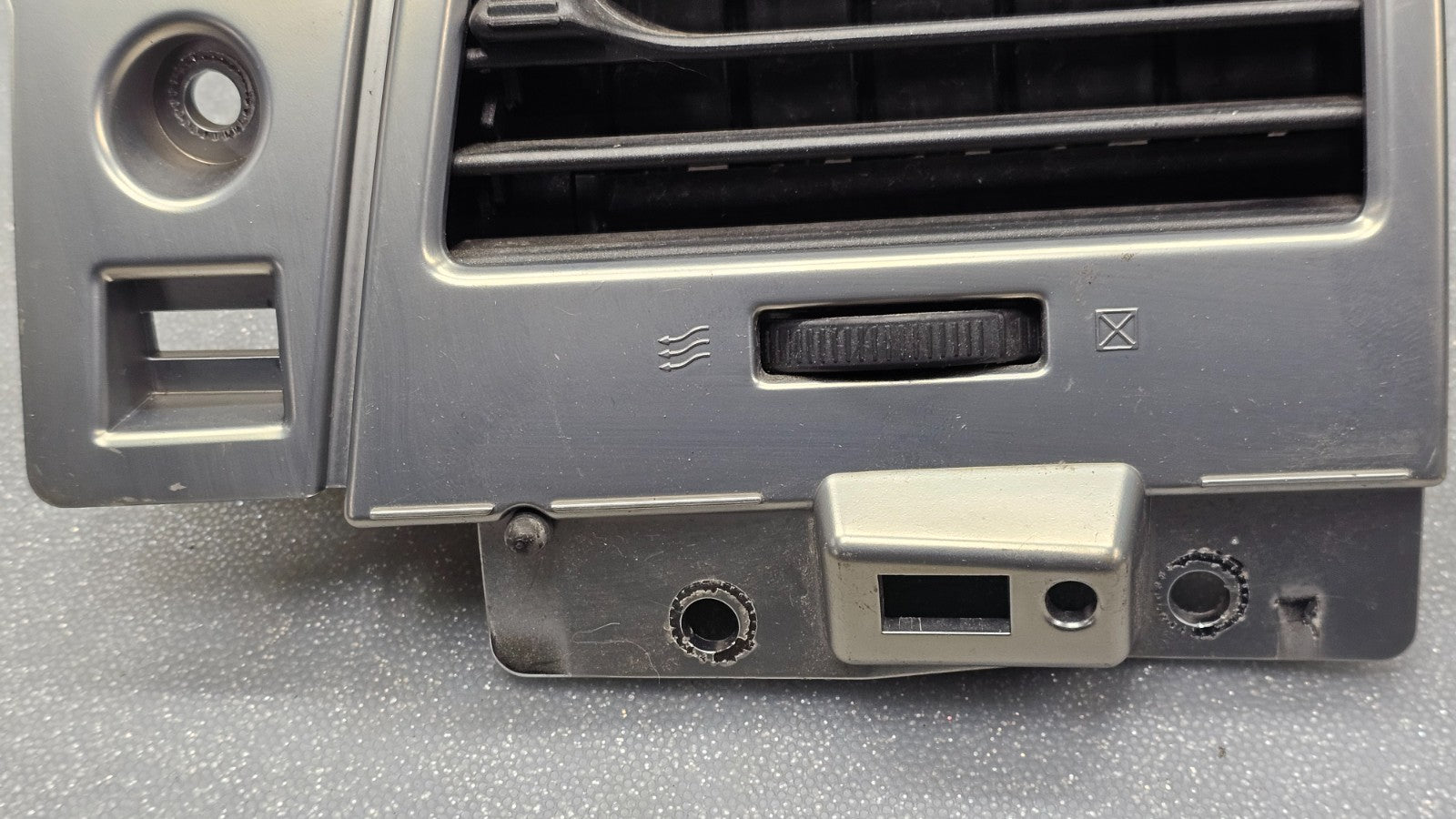 🔥09-12 LINCOLN MKS DASH RIGHT PASSENGER AIR VENT A/C AC HEATER PANEL SILVER