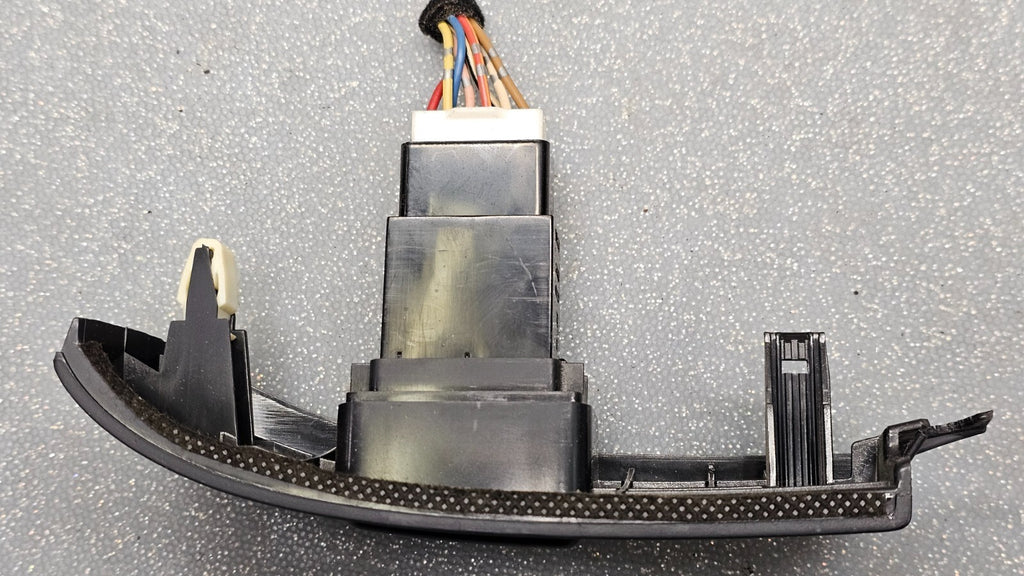 🔥06-08 Hyundai Sonata Hazard Hread Light Lamp Control Switch Bezel Black OEM