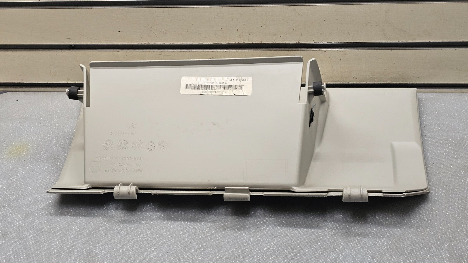 🔥11-18 GRAND CARAVAN TOWN COUNTRY DASH GLOVE BOX STORAGE COMPARTMEN LID LT TAN