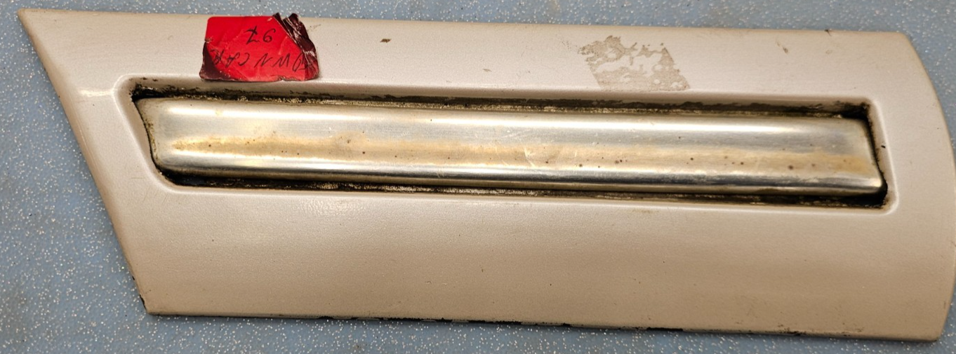 🔥95-97 TOWNCAR LEFT DRIVER FRONT FENDER TRIM White Gold Center MOLDING TAN
