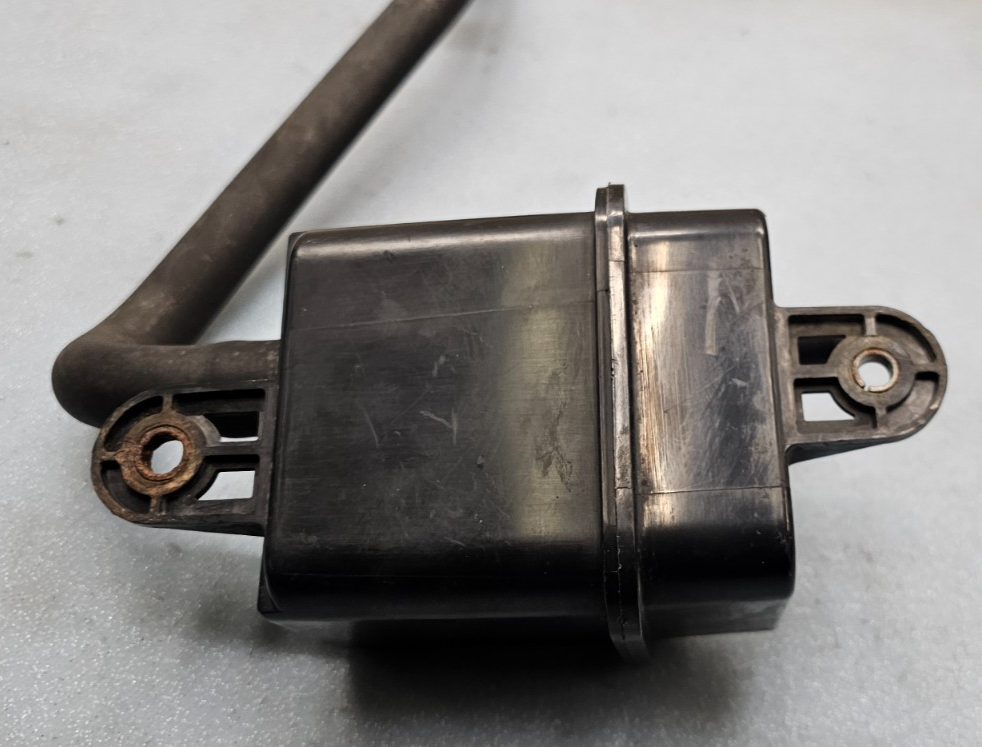 🔥98-02 ACCORD 4 CYLINDER FUEL VAPOR CHARCOAL EVAP EMMISION CANISTER ASSEMBLY