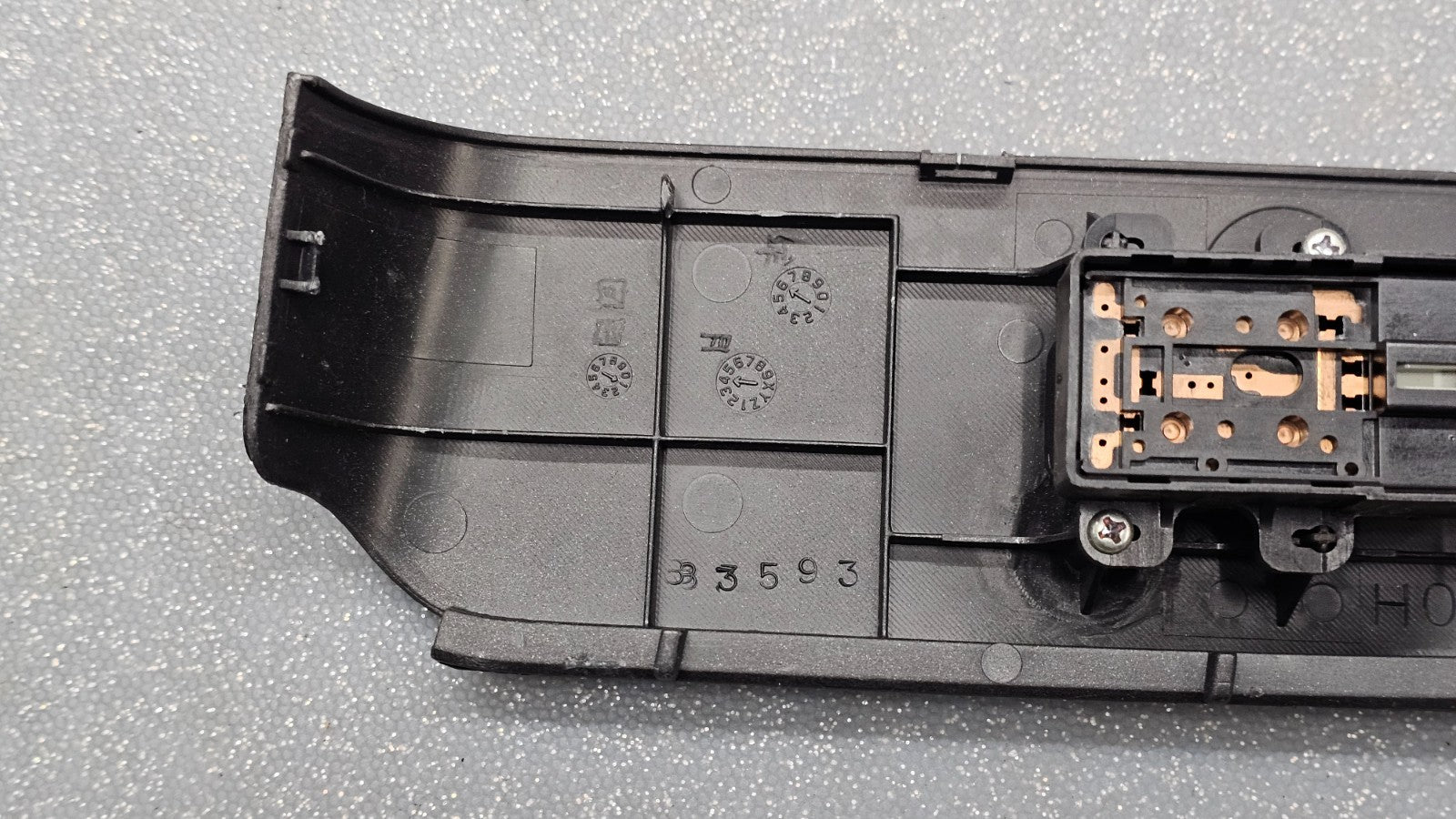 07-08 HONDA FIT FRONT RIGHT PASSENGER DOOR WINDOW CONTROL SWITCH ASSEMBLY BLACK