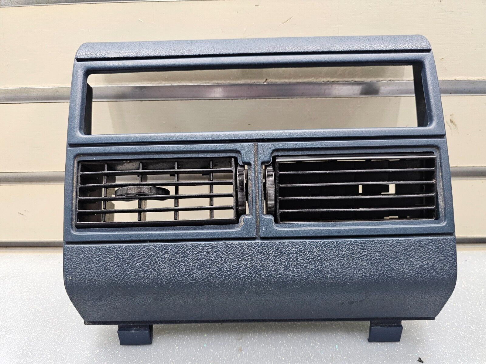 88-94 Chevy CK GMC Suburban Silverado Tahoe Blazer Center Dash Radio bezel Blue