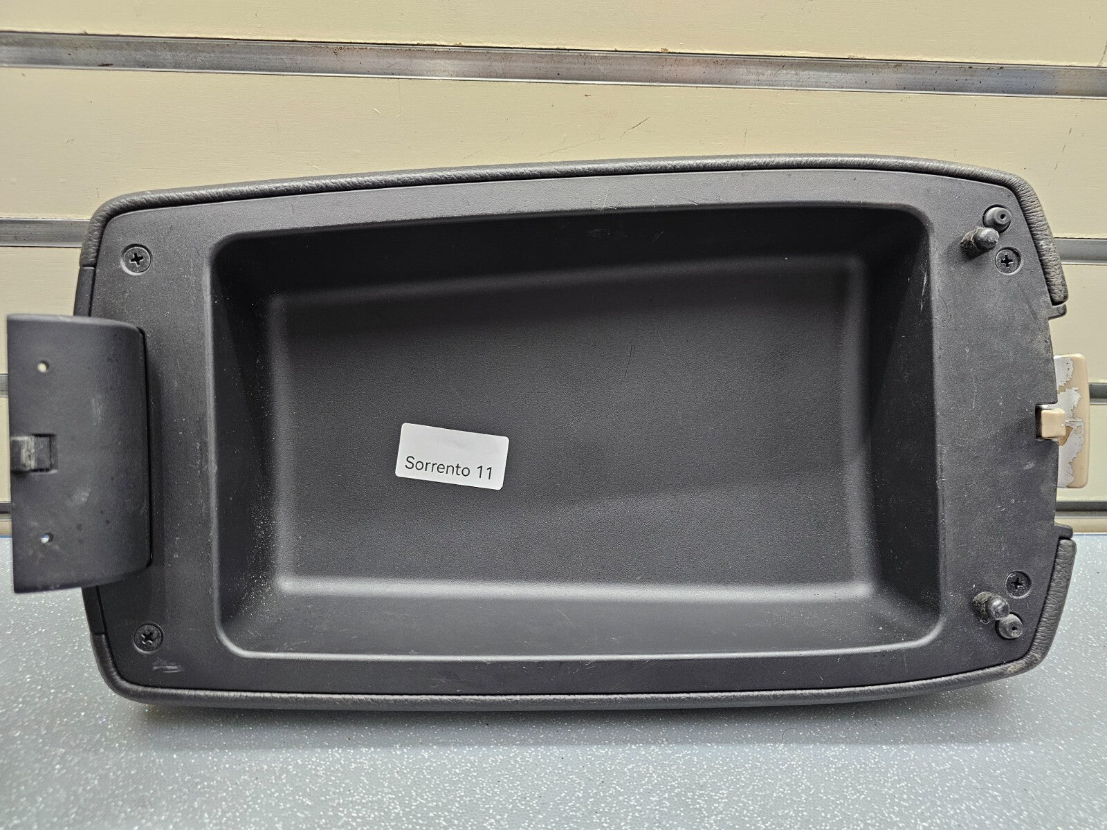 🔥10-13 Kia Sorento Console Lid Cover Leather Top Pad Armrest Assembly Black OEM