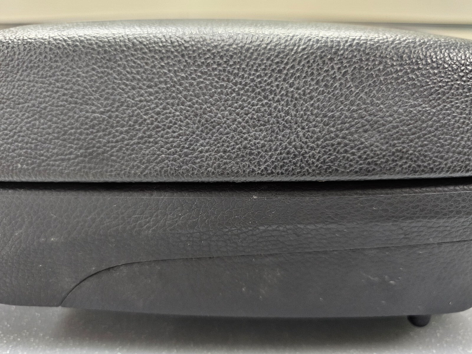 🔥13-17 ELANTRA GT Front Console Lid Floor Armrest Top Pad Cover Assembly Black