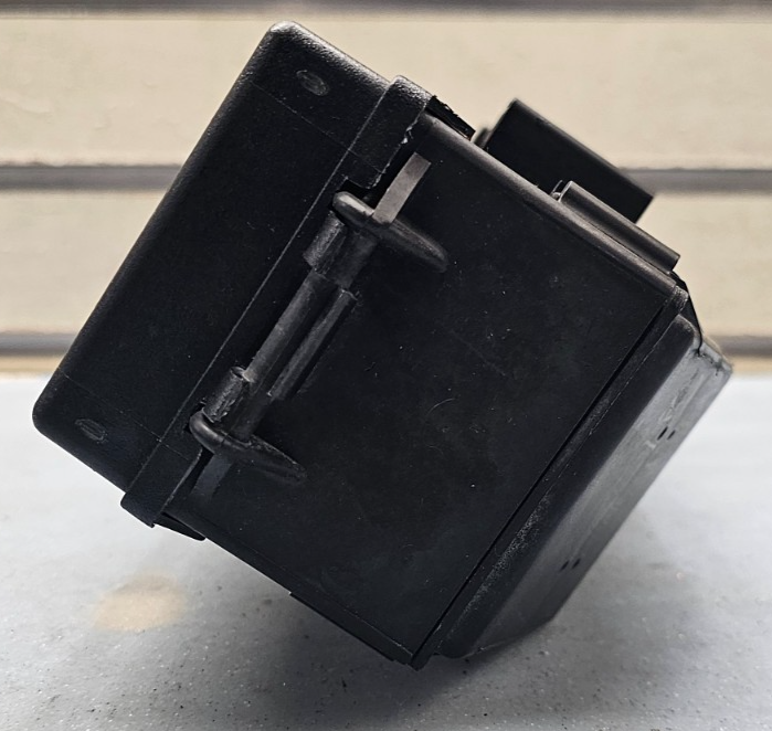🔥2006 Commander Grand Cherokee 3.7L Engine HOOD FUSE Relay BOX Release Cover