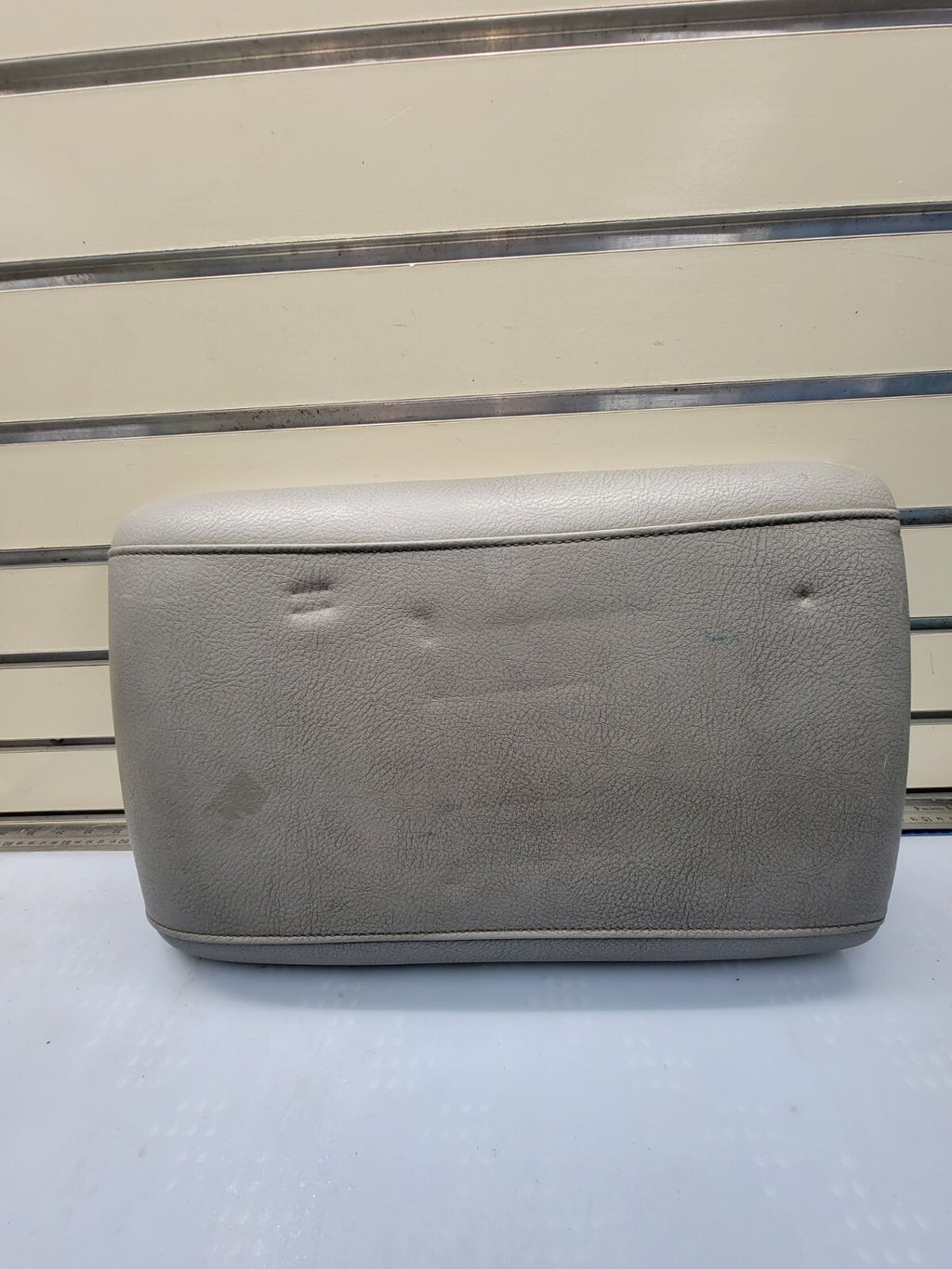 🔥2003-2006 FORD EXPEDITON CENTER CONSOLE ARMREST LID GRAY LEATHER