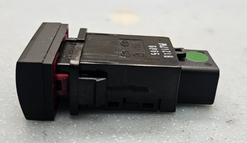 🔥04-09 Kia Cerato/Spectra Hazard Warning light switch Black OEM