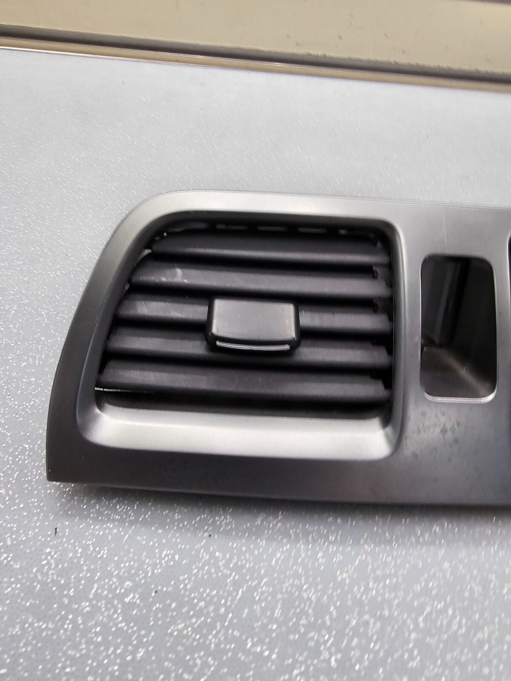 🔥05-07 Subaru Impreza Front Center Dash A/C Heater Air Vent Grill panel Silver