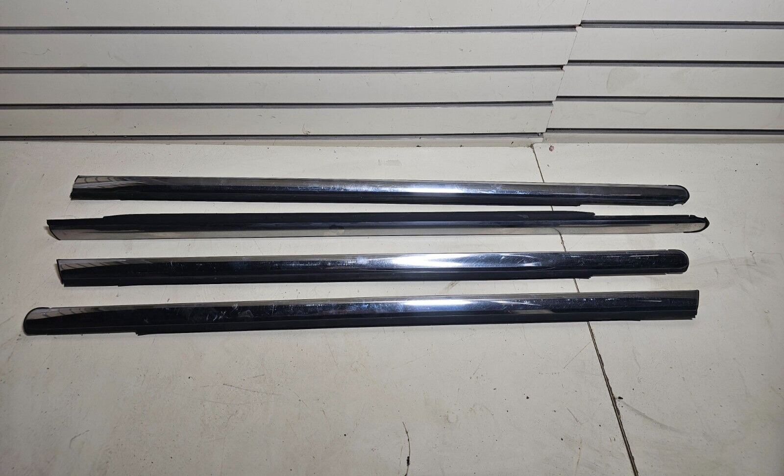 🔥05-10 CHRYSLER 300 300C WINDOW TRIM CHROME SWEEP BELT FELT MOLDING OEM SRT8