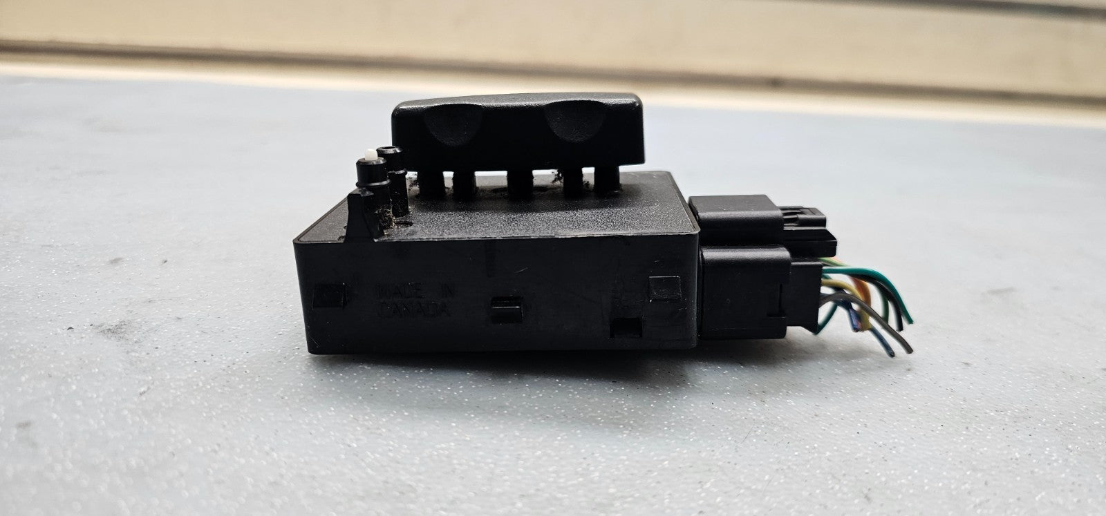 🔥04-11 TRAILBLAZER ENVOY CADILLAC STS LEFT DRIVER SEAT SWITCH BEZEL BLACK