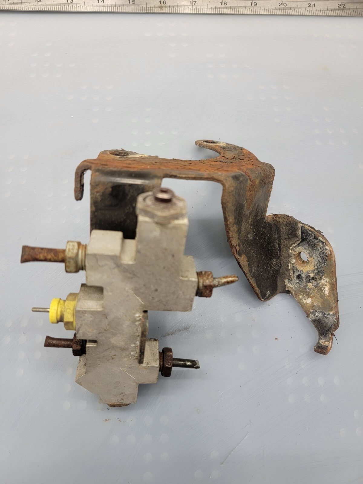 1994-1997 dodge ram brake valve pressure metering proportioning d13