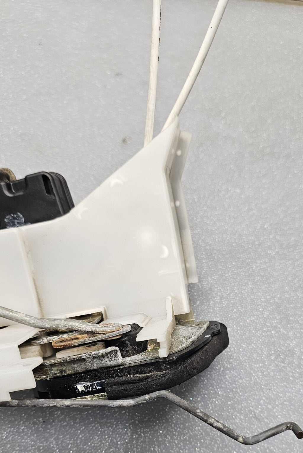 🔥00-04 Toyota Avalon Front Left Driver Door Lock Latch Actuator Assembly OEM