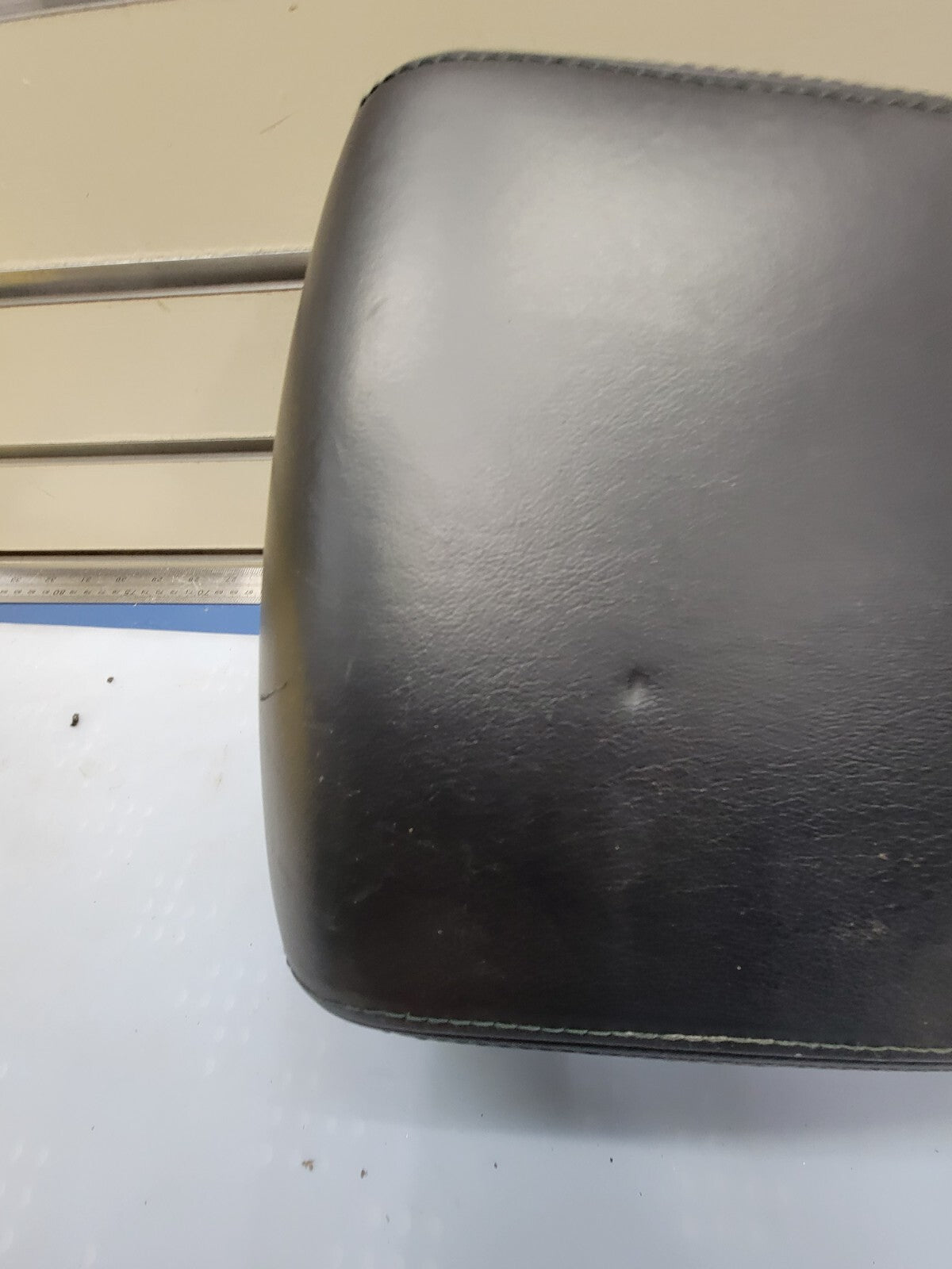 🔥 2001-2006 MITSUBISHI MONTERO CENTER CONSOLE COVER ARMREST LID LEATHER BLACK