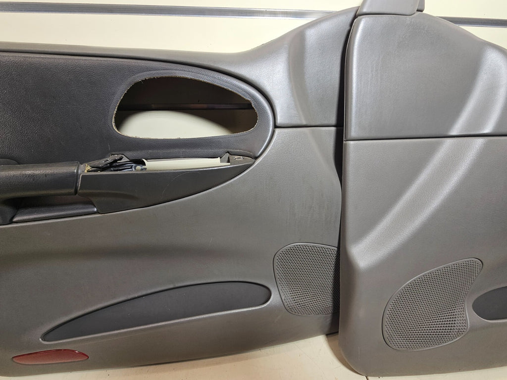🔥02-09 CHEVY TRAILBLAZER Door Panel  Front LEFT&RIGHT Set2 armrest GRAY DK G D8