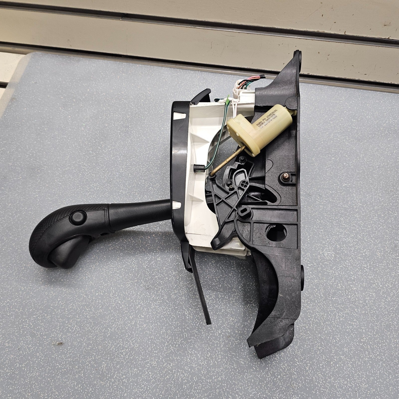 🔥06-07 Jeep Liberty Automatic Trans Floor Gear Shift Shifter Lever Assembly OEM