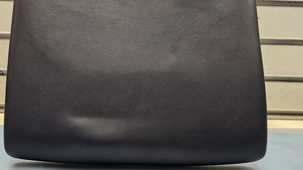 🔥07-13 Yukon Tahoe Suburban Front Right Passenger Seat Back Panel Cover Black