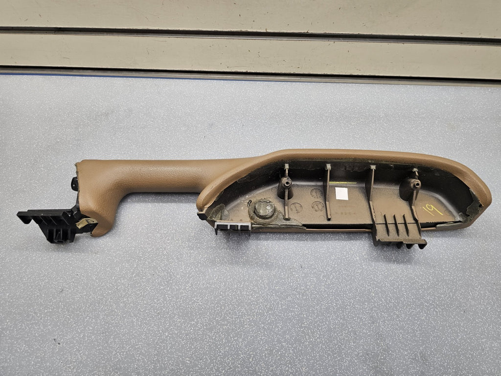 99-02 Chevrolet GMC Silverado Tahoe Front Right Door Armrest Handle Dark Tan H1