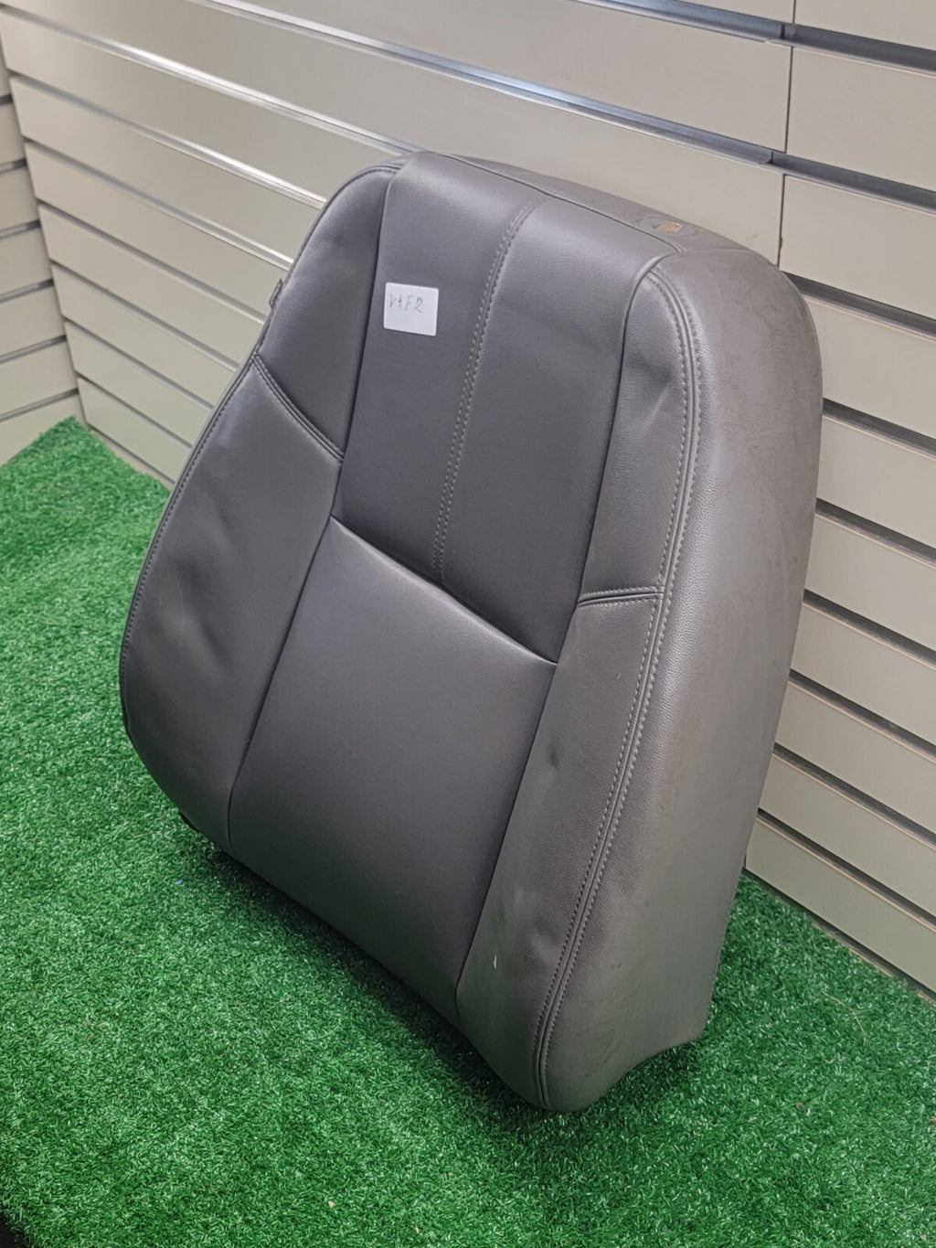 🔥07-13 GMC Sierra 1500 2500 3500 Bottom leather seat front right gray V4