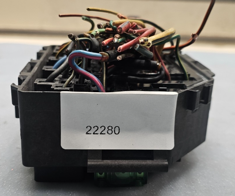 🔥97-98 Ford F250 F350 Fuse Box Junction Relay Block Integrated Power Module BCM