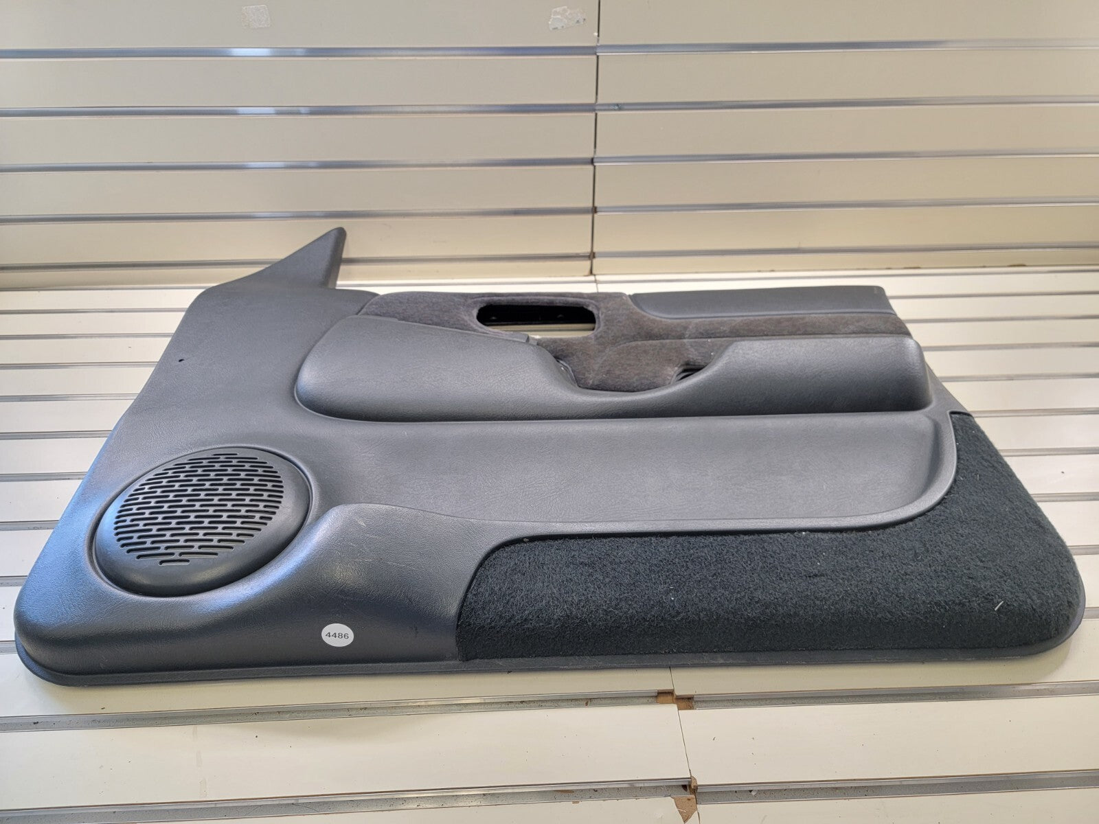 98-04 Chevy Blazer Jimmy S-10 GMC Sonoma Front Door Panel Auto right side BLACK