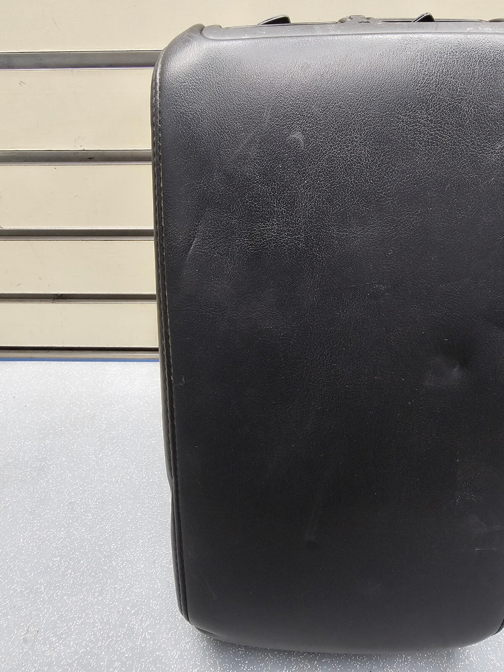 🔥03-08 Infiniti G35 Sedan Center Console Leather Lid Armrest Assembly OEM Black