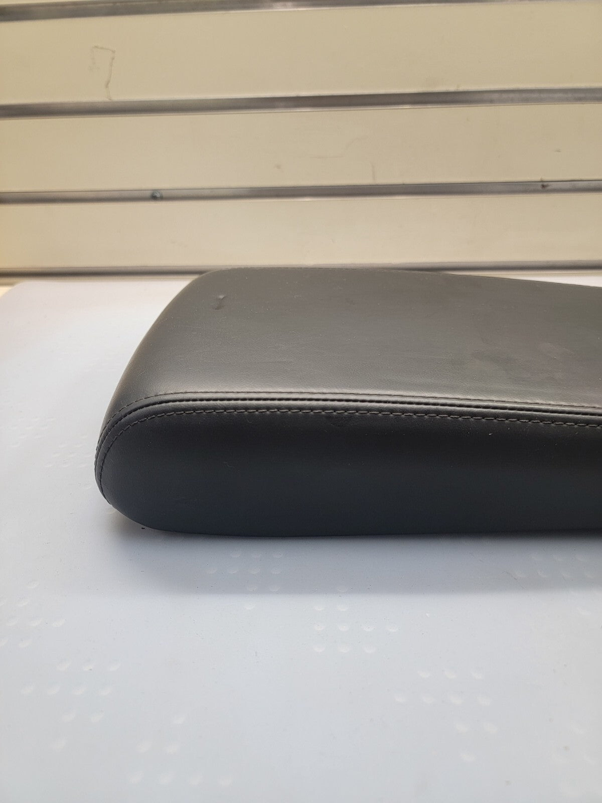 🔥2008-2010 Dodge Charger Armrest Console Lid Leather Assembly Storage BLACK