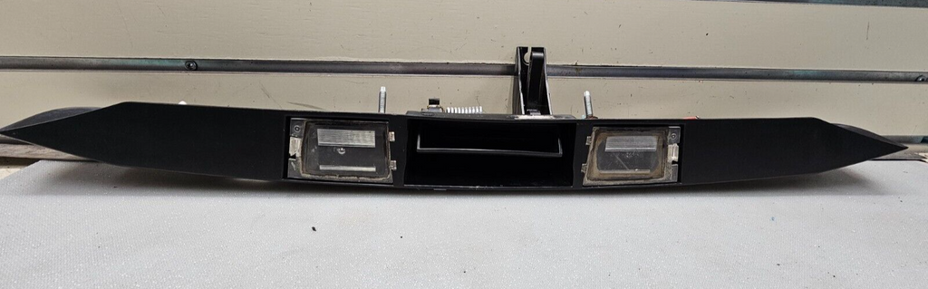 07-17 Jeep Patriot Compass Lift Gate Trim Molding Handle Bezel License Assembly