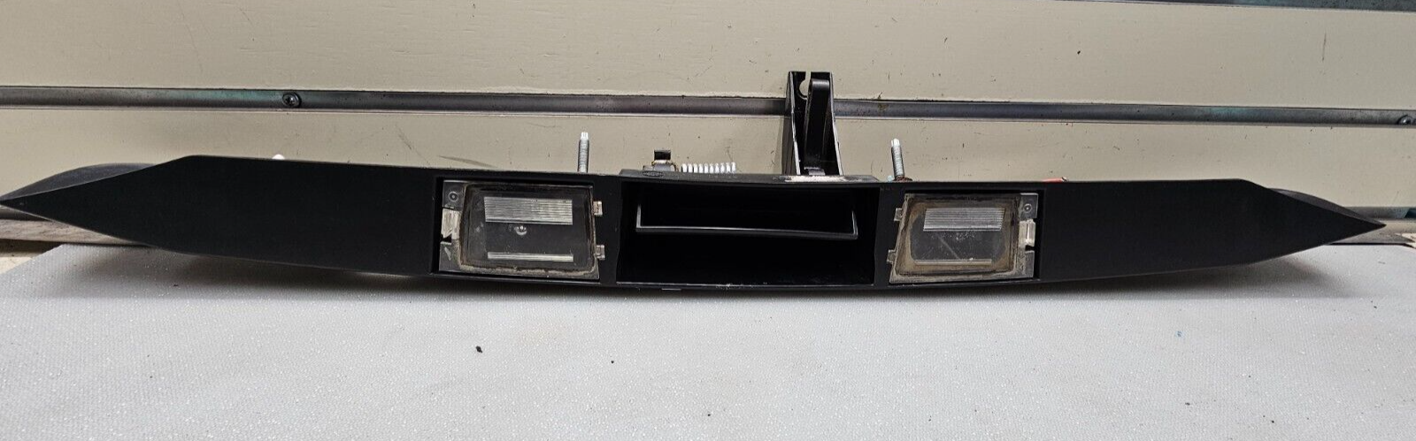 07-17 Jeep Patriot Compass Lift Gate Trim Molding Handle Bezel License Assembly